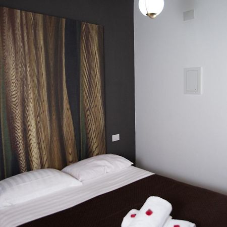 Vicolo Delle Belle Suite Terracina Bagian luar foto