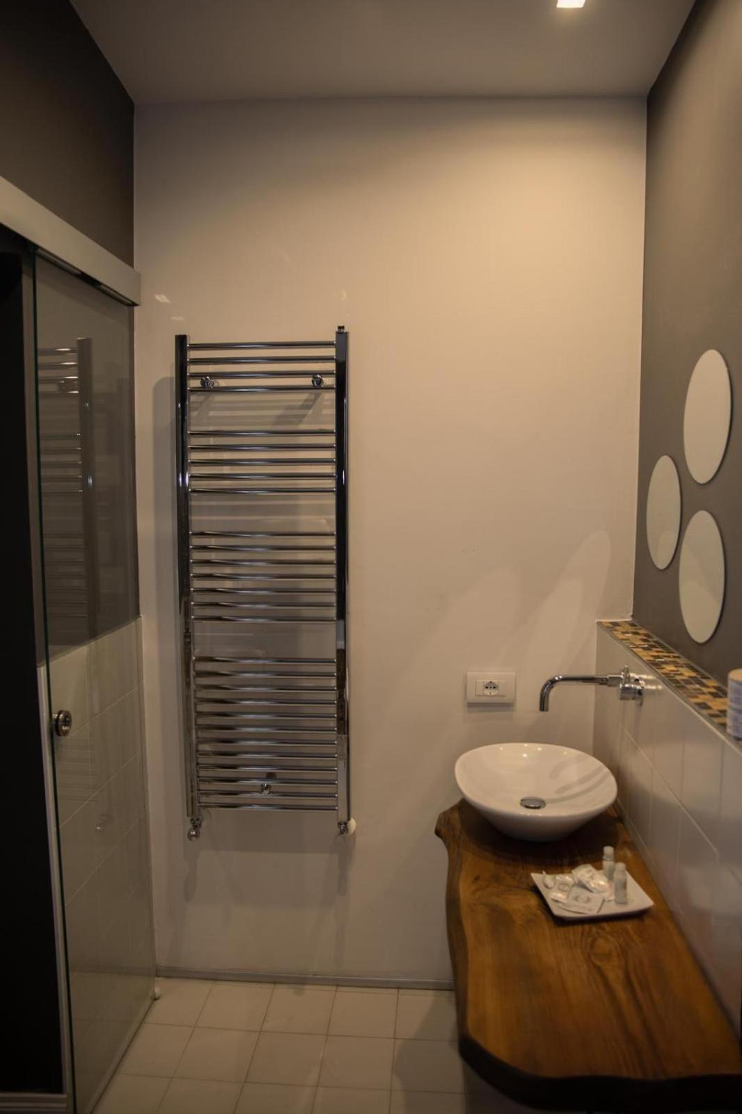 Vicolo Delle Belle Suite Terracina Bagian luar foto
