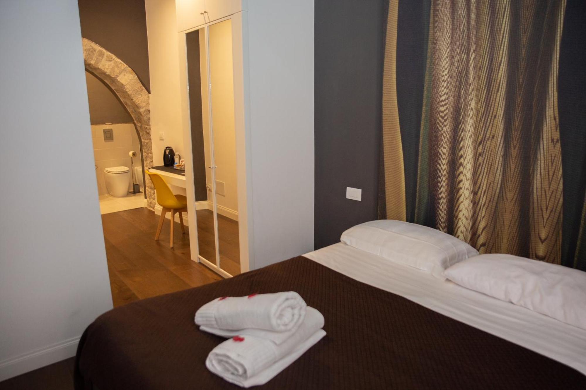 Vicolo Delle Belle Suite Terracina Bagian luar foto
